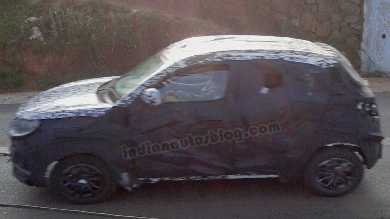 Mahindra-S101-side-spyshot-test-mule-in-Ooty (1).jpg