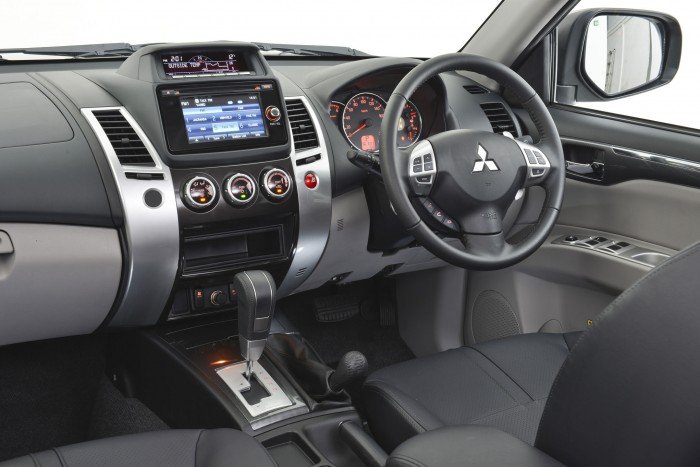 Mitsubishi-Pajero-Sport-Interior.jpg