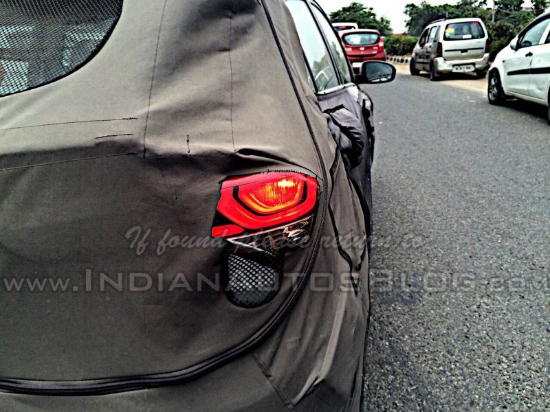 IAB-spied-2015-Hyundai-i20-LED-taillight.jpg