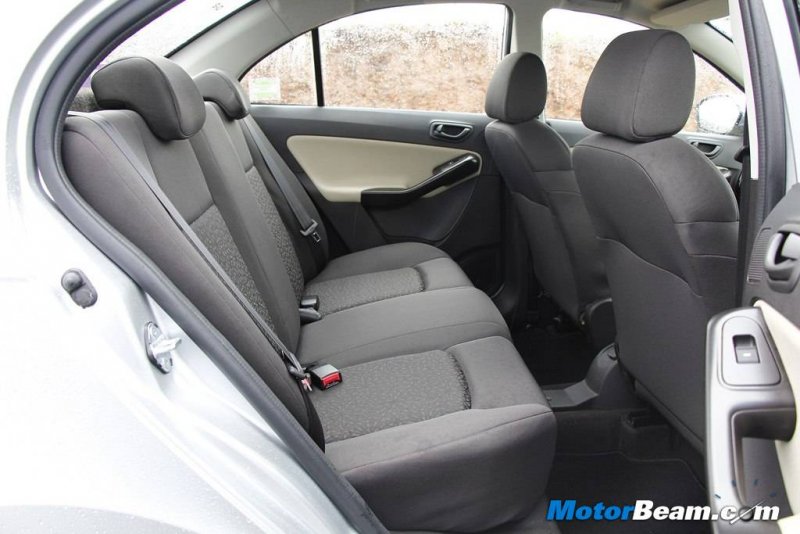 Tata-Zest-Rear-Seat-Space.jpg