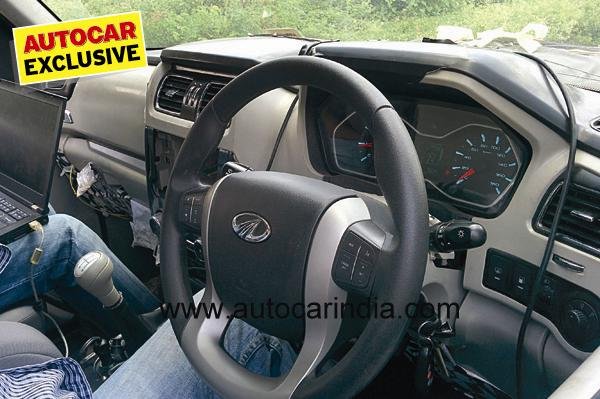 Mahindra-Scorpio-2015-Dashboard.jpg