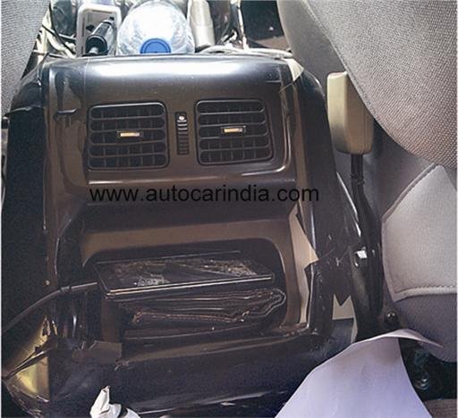 Mahindra-Scorpio-2015-Rear-AC-Vents.jpg