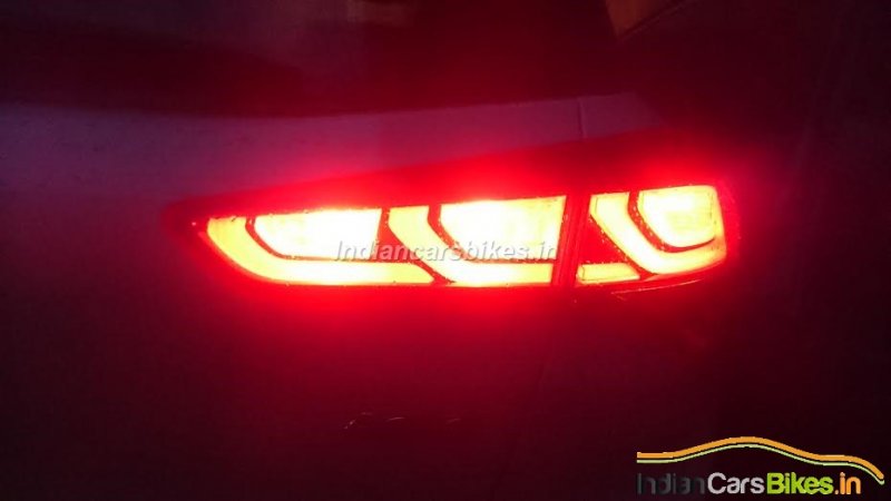 2014-Hyundai-Elite-i20-Night-LED-Taillights.jpg