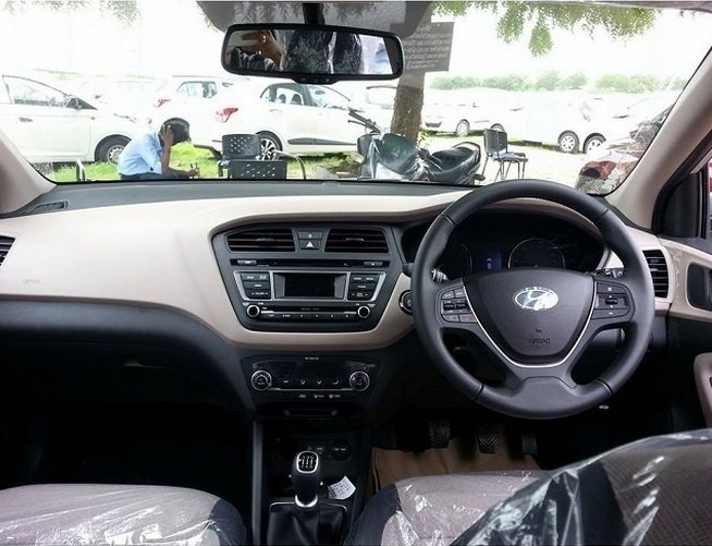 Spied-2015-Hyundai-Elite-i20-dashboard.jpg