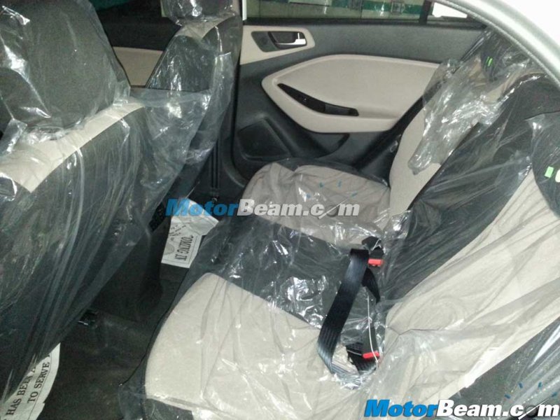 2015-Hyundai-Elite-i20-Spy-Shot-Rear-Seat.jpg