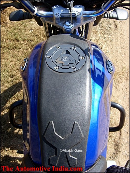 mahindra-stallio-fueltank.JPG