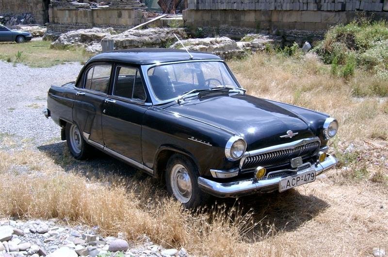 GAZ 21 Volga (Medium).JPG