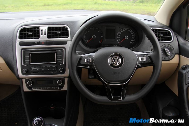 2014-Polo-Interior.jpg