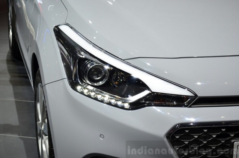 2015-Hyundai-i20-with-projector-headlamp-at-the-2014-Paris-Motor-Show-1024x677.jpg