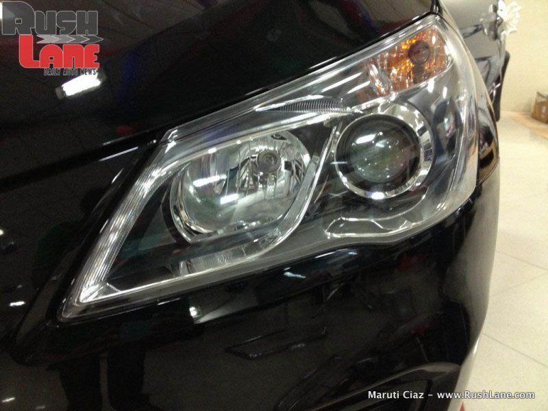 Maruti-Ciaz-004-headlight.jpg