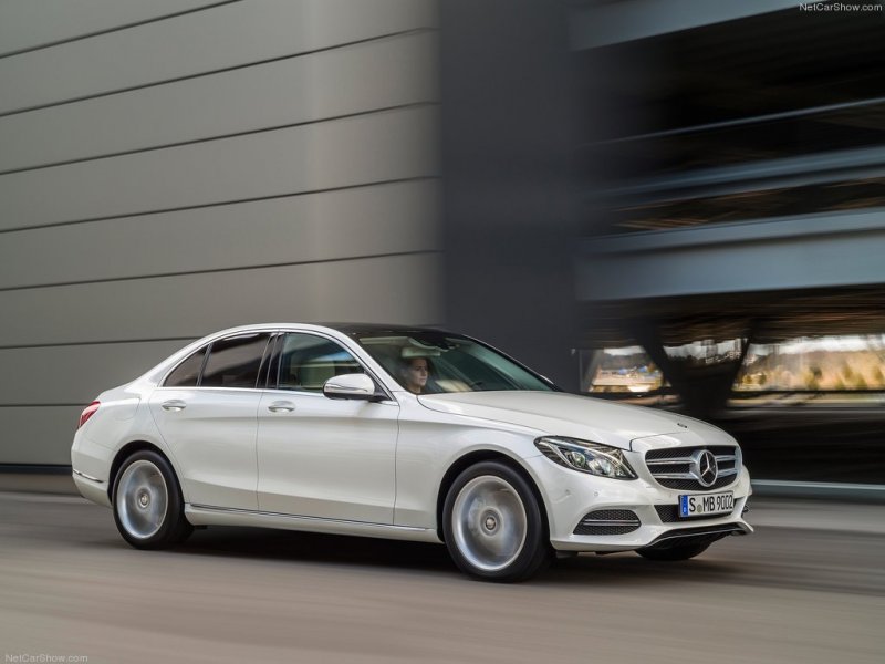 Mercedes-Benz-C-Class-2015-India-04.jpg