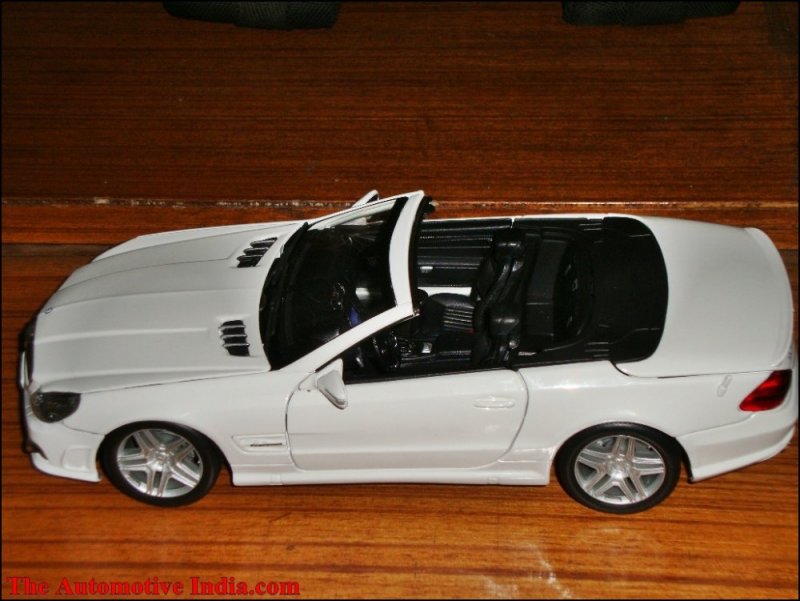 mercedes-sl-scale-model2.jpg