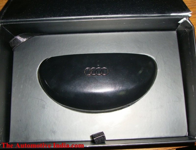 audi-a8-goggles.jpg