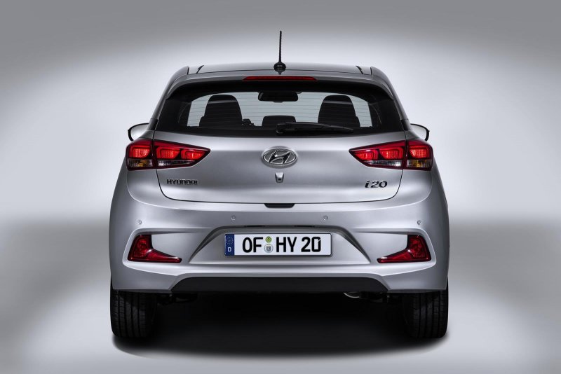 2015-Hyundai-i20-Coupe-rear.jpg