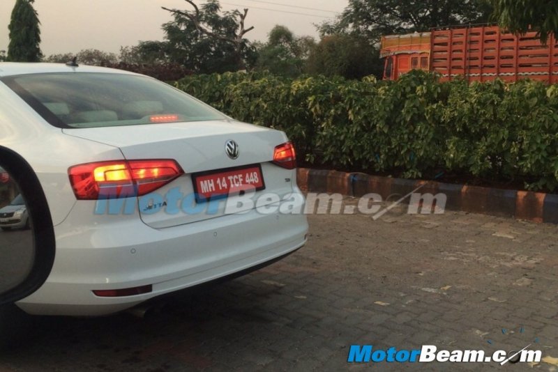 2015-Volkswagen-Jetta-Spied-Rear.jpg