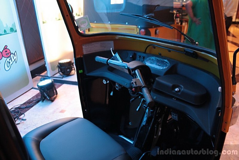 Piaggio-Ape-City-dashboard.jpg