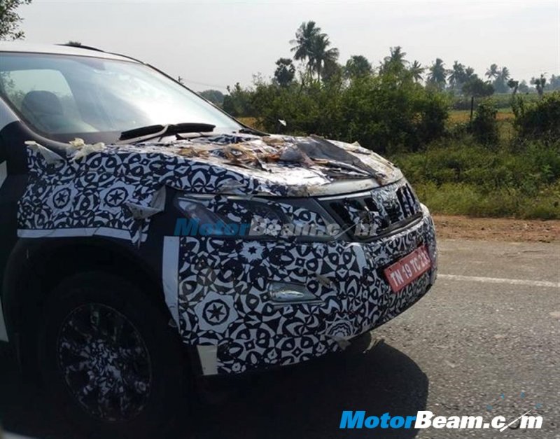 2015-Mahindra-XUV500-Test-Mule.jpg