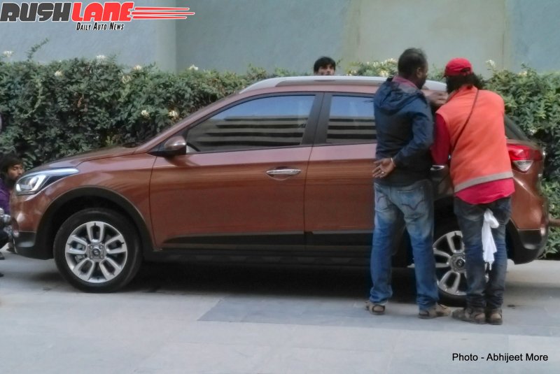 Hyundai-i20-Active-5-Cladding.jpg