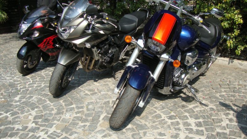 Suzuki Intruder Superbikes.jpg