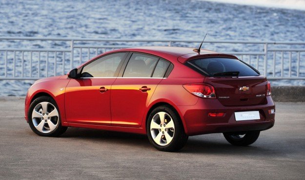 Chevy_Cruze_Hatchback_2.jpg