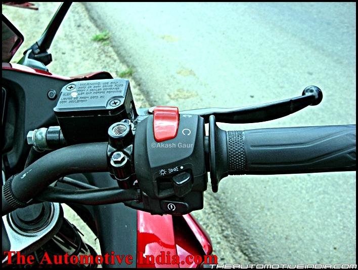 Yamaha-Fazer-Switchgear-Right.JPG