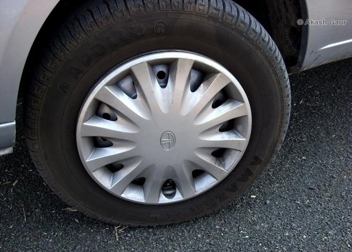 Tata-Venture-Wheel.JPG