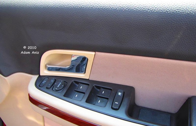 Tata-Aria-Power-Window-Controls.jpg