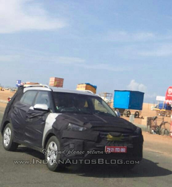 Hyundai-ix25-spied-in-Marina-beach-Chennai.jpg