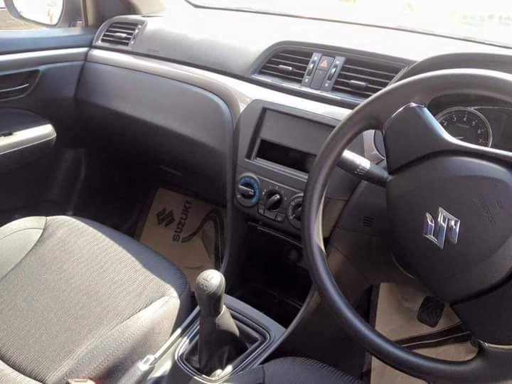 Suzuki-Ciaz-interior-base-variant-Thailand-spied.jpg