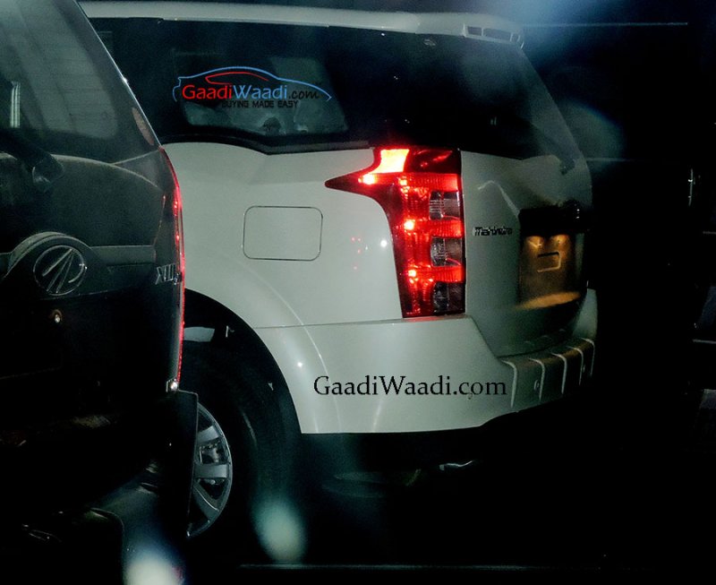 Mahindra-XUV500-taillight.jpg