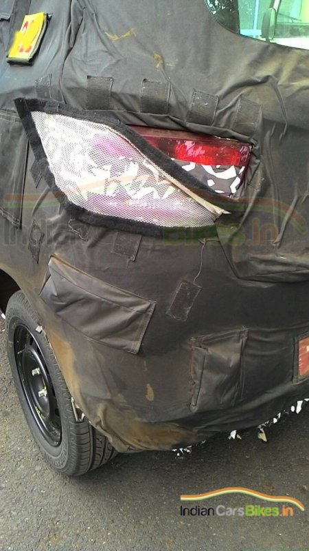 Mahindra-S101-tail-light-spied.jpg