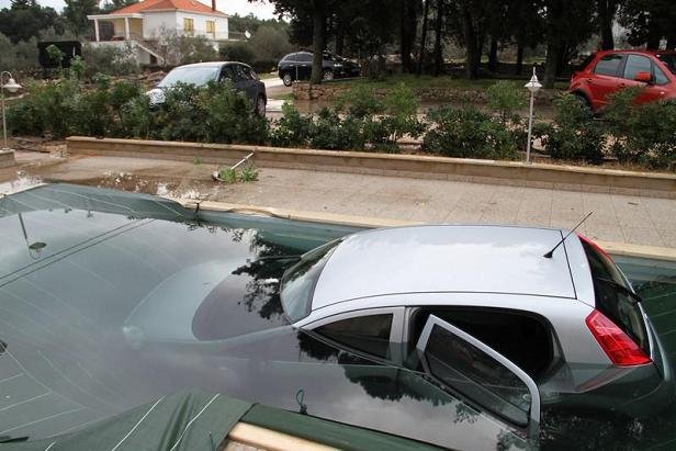 Fiat-Punto-bath-tub.jpg