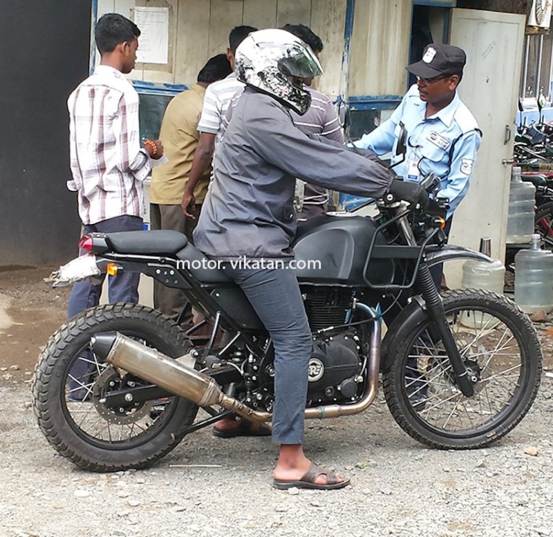 Royal-Enfield-Himalayan-side-spyshot.jpg