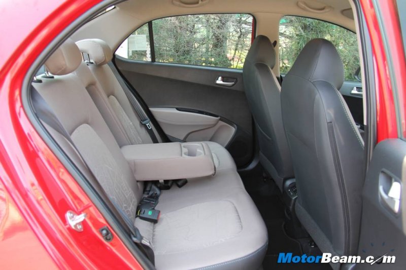 Maruti-DZire-vs-Hyundai-Xcent-vs-Honda-Amaze-Rear-Seat.jpg