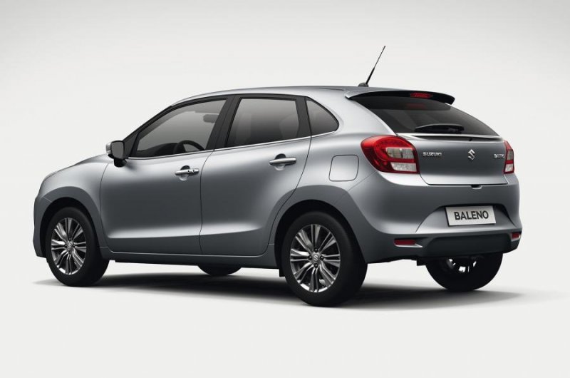 04_baleno_rear_angle.jpg