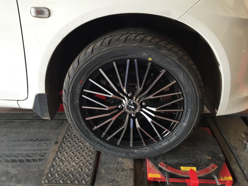 Alloy_Tyre_Installation_ (3).JPG