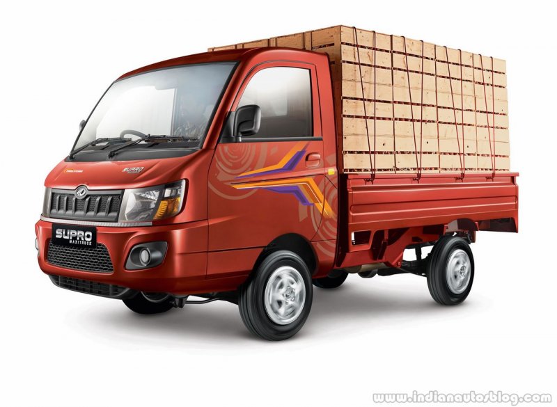 Mahindra-Supro-Maxitruck-load-and-wheel-spin.jpg