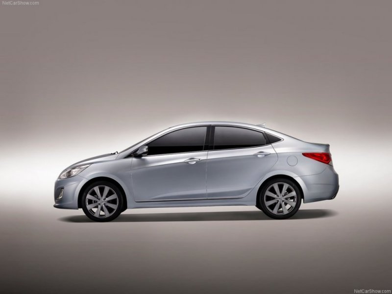 2011-Hyundai-Verna-RB-3.jpg