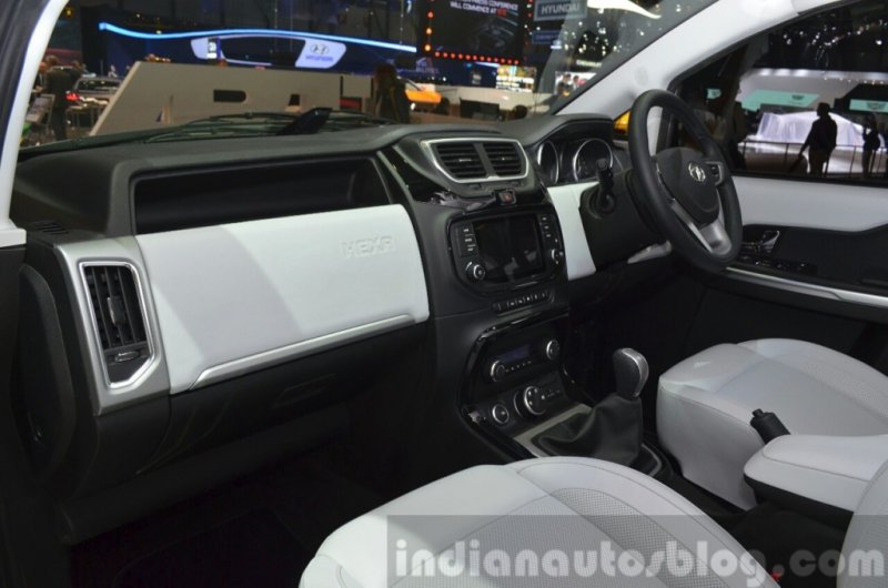 Tata-Hexa-dashboard-passenger-side-at-the-2015-Geneva-Motor-Show-1024x678.jpg