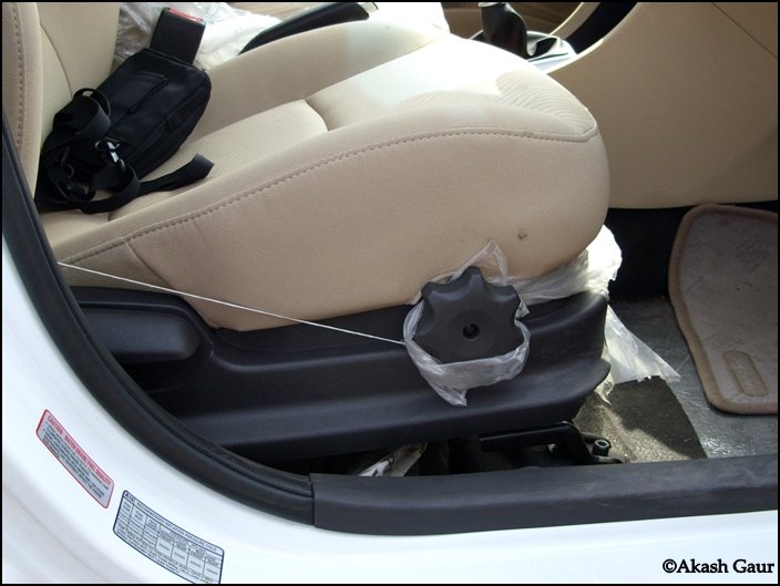 Driver seat adjustment controls.JPG