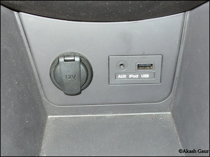 Aux in, USP port.JPG