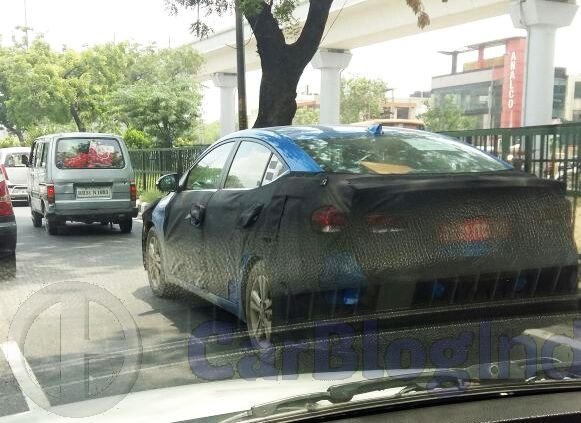 2016-Hyundai-Elantra-rear-quarter-spied-in-Delhi.jpg