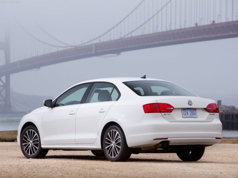 Volkswagen-Jetta_2011_1280x960_wallpaper_28.jpg