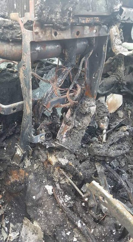 Recalled-Samsung-Galaxy-Note-7-explodes-burns-owners-Jeep-2.jpg