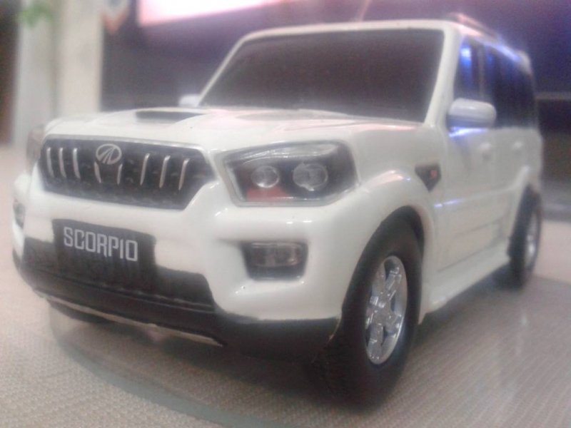 New Generation SCORPIO Scale Model in Metal 5.jpg