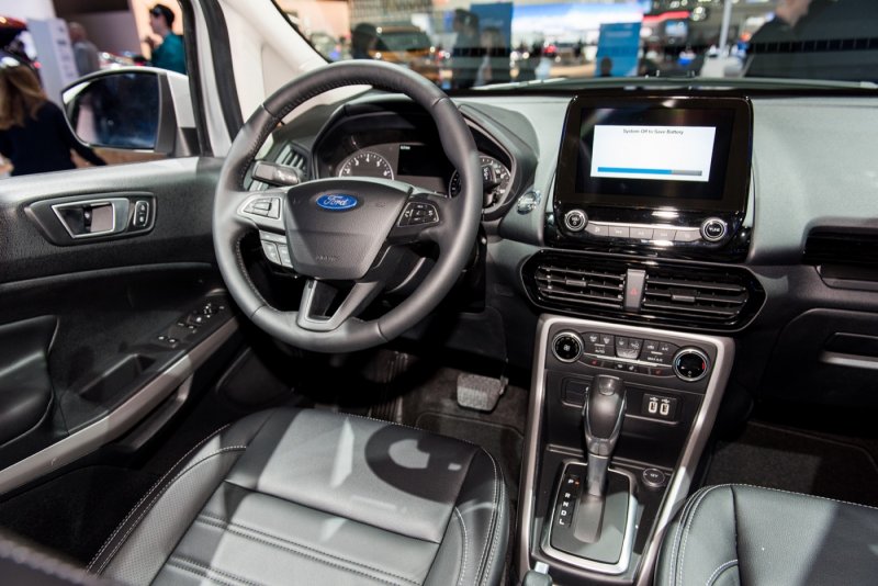 2018-ford-ecosport-interior-live-at-2016-la-auto-show-002.jpg