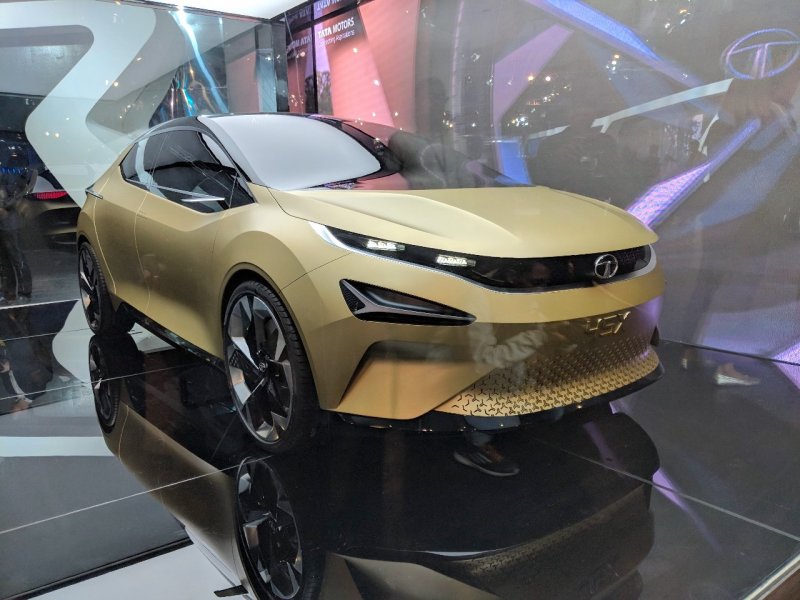 Tata-45X-concept-front-three-quarters-at-Auto-Expo-2018.jpg