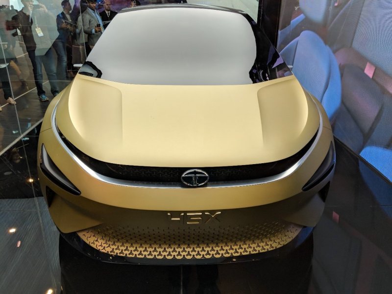 Tata-45X-concept-front-elevated-view-at-Auto-Expo-2018.jpg