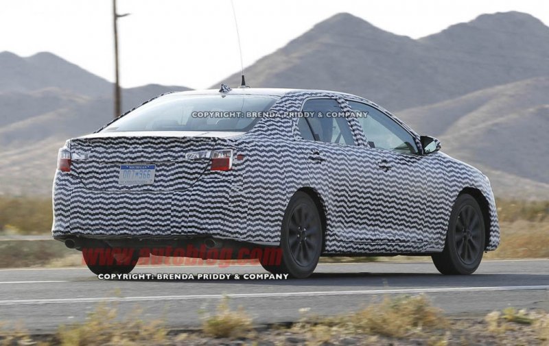 2012-Toyota-Camry-rear-spied.jpg