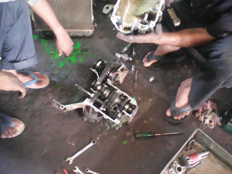 4 - Gear Box Opening 1.jpg